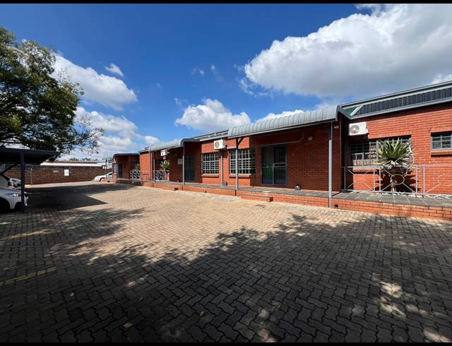 340M² WAREHOUSE TO LET IN HENNOPSPARK